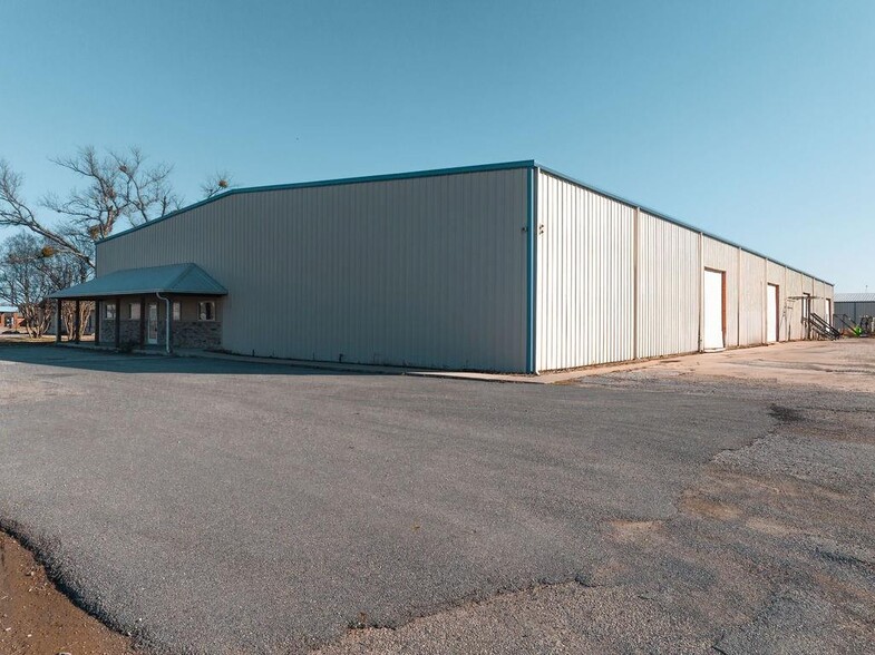 2500 N Center St, Bonham, TX à louer - Photo principale – Image 1 sur 9