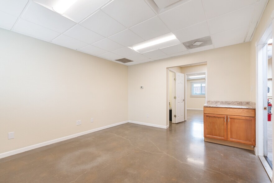 13807 Dragline Dr, Austin, TX à louer - Photo de l’immeuble – Image 3 sur 15