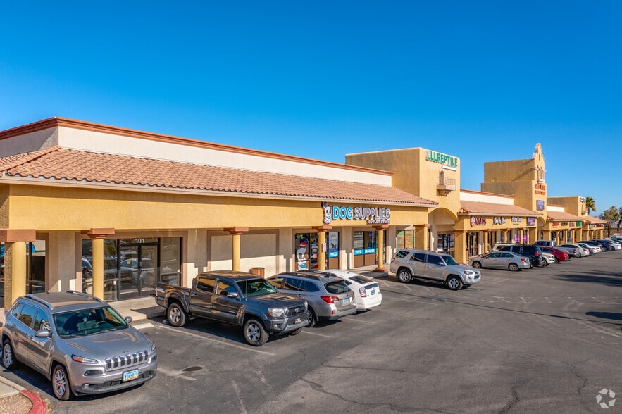 8450 W Sahara Ave, Las Vegas, NV à louer - Photo de l’immeuble – Image 3 sur 5
