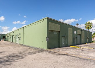 Plus de détails pour 350-382 NE 191st St, Miami, FL - Industriel/Logistique à louer