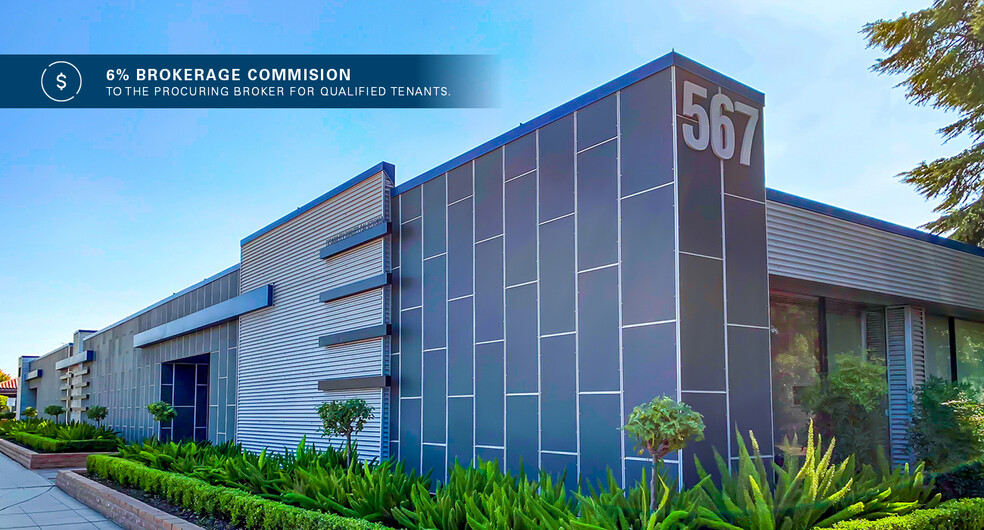 567 W Shaw Ave, Fresno, CA à louer - Photo de l’immeuble – Image 1 sur 2