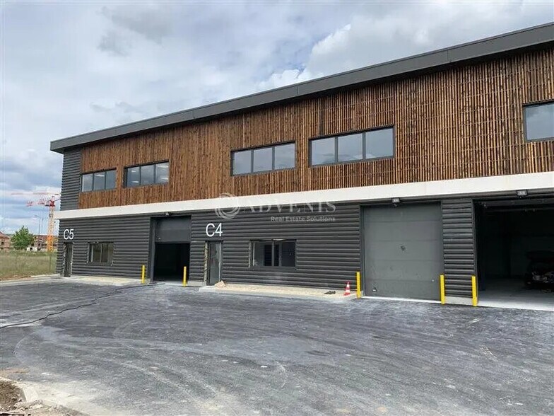 Local d’activités dans Cormeilles-en-Parisis à louer - Photo de l’immeuble – Image 2 sur 6