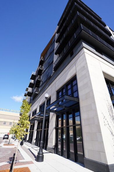637 Webster St, Fort Wayne, IN à louer - Photo de l’immeuble – Image 3 sur 7