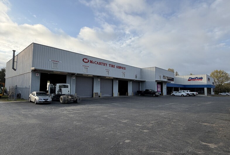 7603 Boeing Dr, Greensboro, NC à vendre - Photo de l’immeuble – Image 2 sur 8