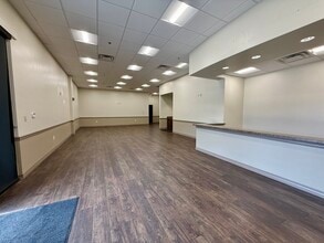 2424 W Pleasant Run Rd, Lancaster, TX à louer Photo intérieure– Image 1 sur 3