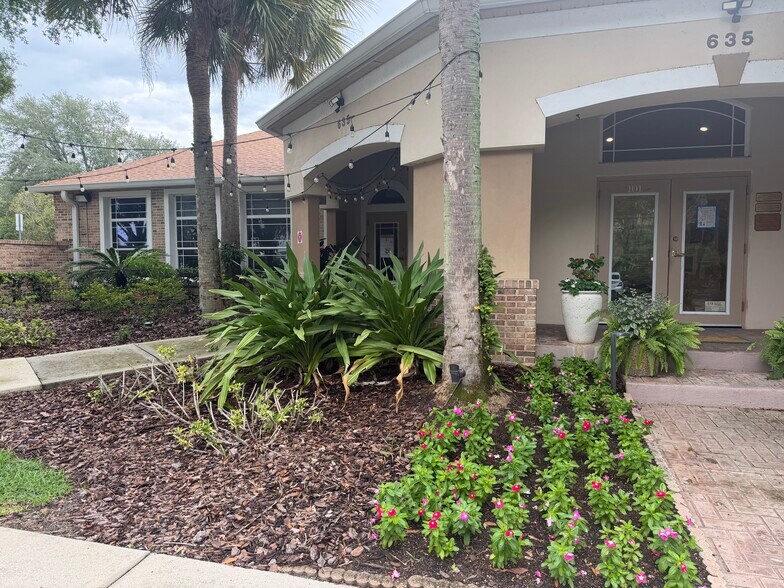 635 Primera Blvd, Lake Mary, FL à louer - Photo de l’immeuble – Image 3 sur 22