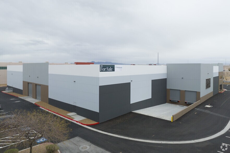 7760 W Teco Ave, Las Vegas, NV à louer - Photo de l’immeuble – Image 2 sur 5