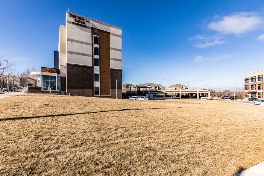 87th & Renner Blvd, Lenexa, KS à louer - Photo de l’immeuble – Image 3 sur 5