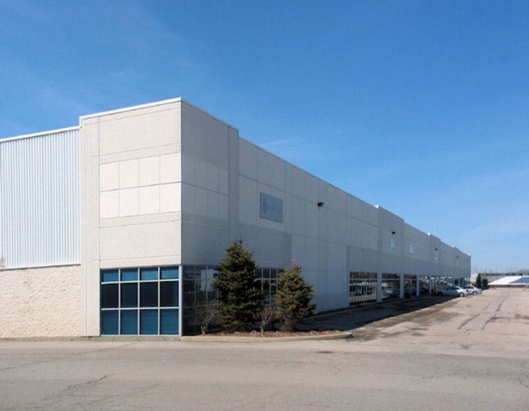 5 Cherry Blossom Rd, Cambridge, ON à louer - Photo de l’immeuble – Image 2 sur 7