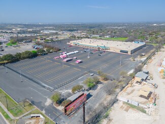 Plus de détails pour 11711 IH 35 N, San Antonio, TX - Bureau/Local commercial à louer