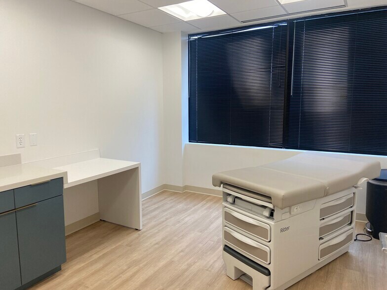 8603 Westwood Center Dr, Vienna, VA à louer - Photo intérieure – Image 3 sur 9