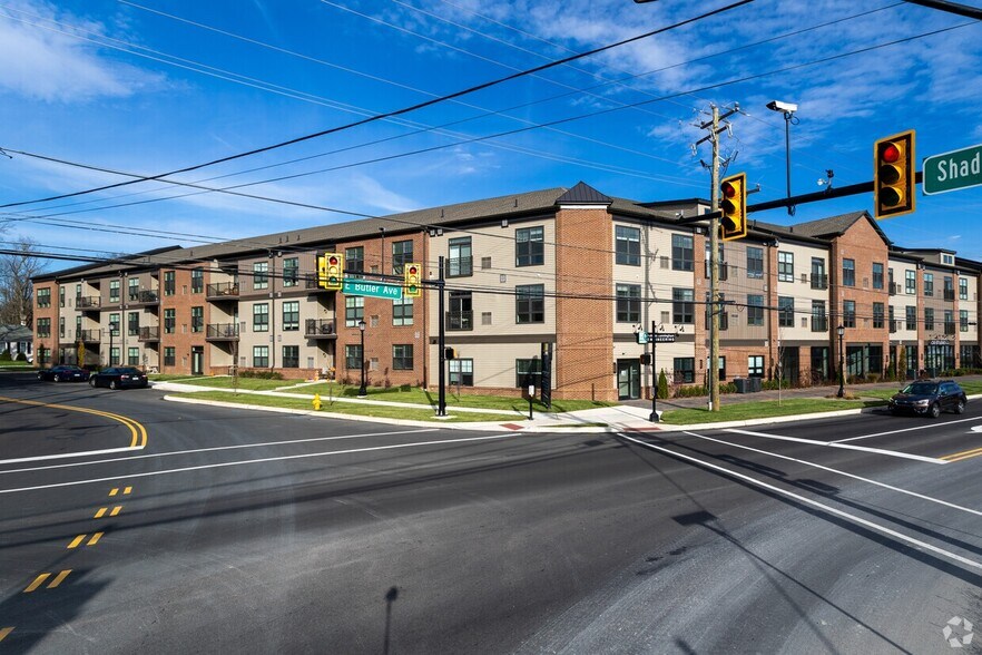 409 E Butler Ave, Doylestown, PA à louer - Photo de l’immeuble – Image 1 sur 1