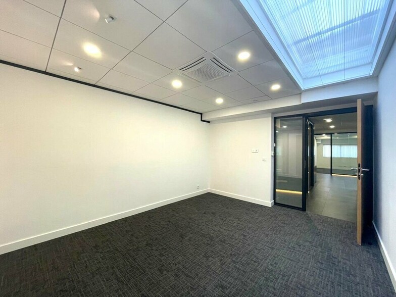 Bureau dans Villeneuve-Loubet à vendre - Photo intérieure – Image 2 sur 12