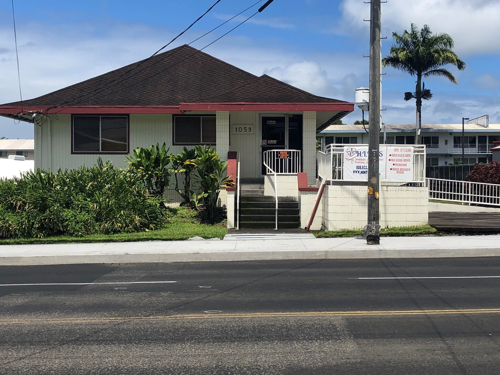 1059 Kilauea Ave, Hilo, HI à louer Photo principale– Image 1 sur 4