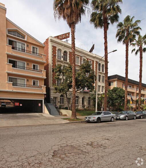 335 S Berendo St, Los Angeles, CA à vendre - Photo de l’immeuble – Image 3 sur 11