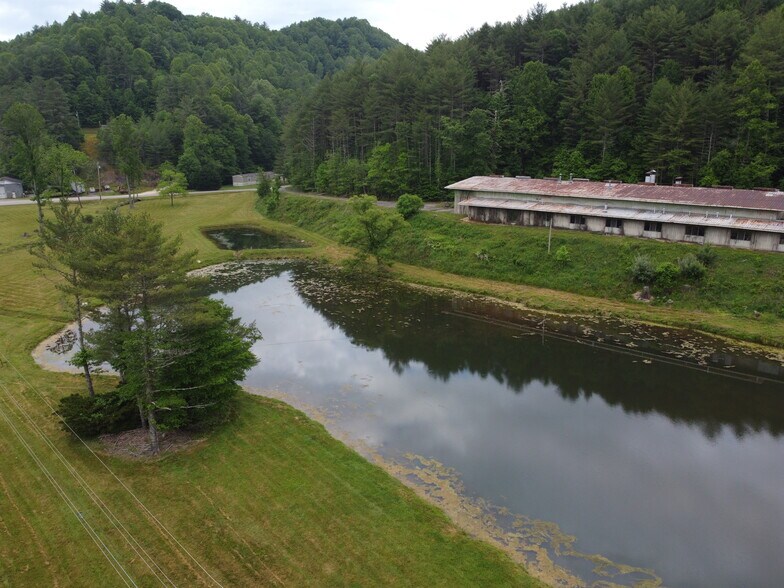 6421 Highway 91 N, Laurel Bloomery, TN à vendre - Photo de l’immeuble – Image 3 sur 60