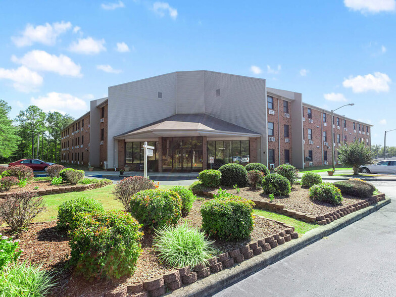 100 Village Sq, Russellville, AL à vendre - Photo de l’immeuble – Image 1 sur 16