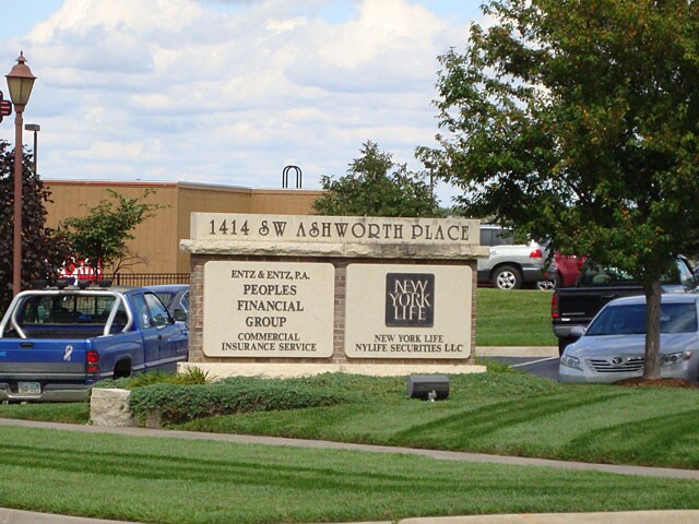 1414 SW Ashworth Pl, Topeka, KS à louer - Photo de l’immeuble – Image 2 sur 9