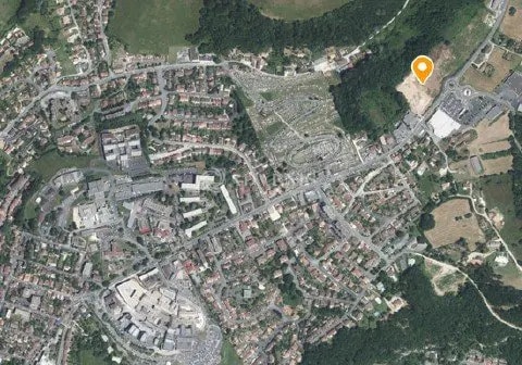 Local commercial dans Champcevinel à louer - Photo de l’immeuble – Image 3 sur 3