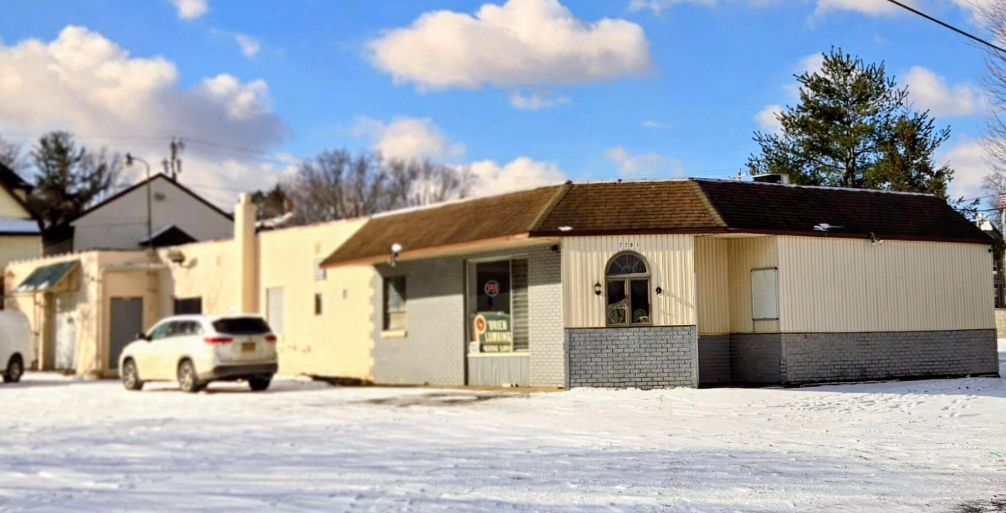 2201 Erie St, Utica, NY à vendre Photo principale– Image 1 sur 3