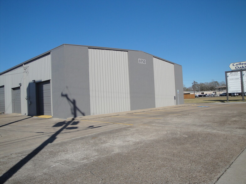 6950 College St, Beaumont, TX à louer - Photo de l’immeuble – Image 2 sur 13
