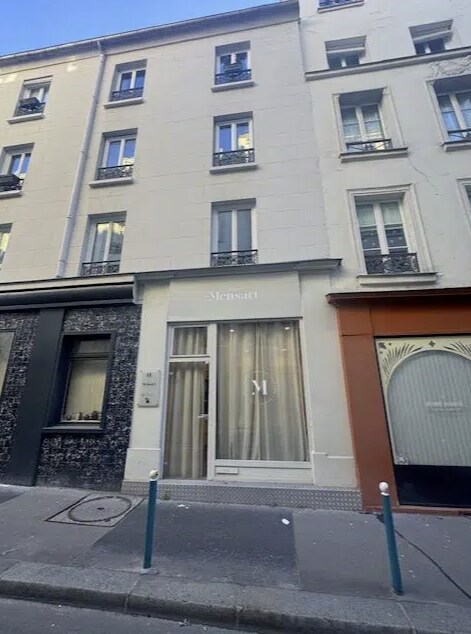 Rue La Condamine, Paris à louer Photo de l’immeuble– Image 1 sur 5