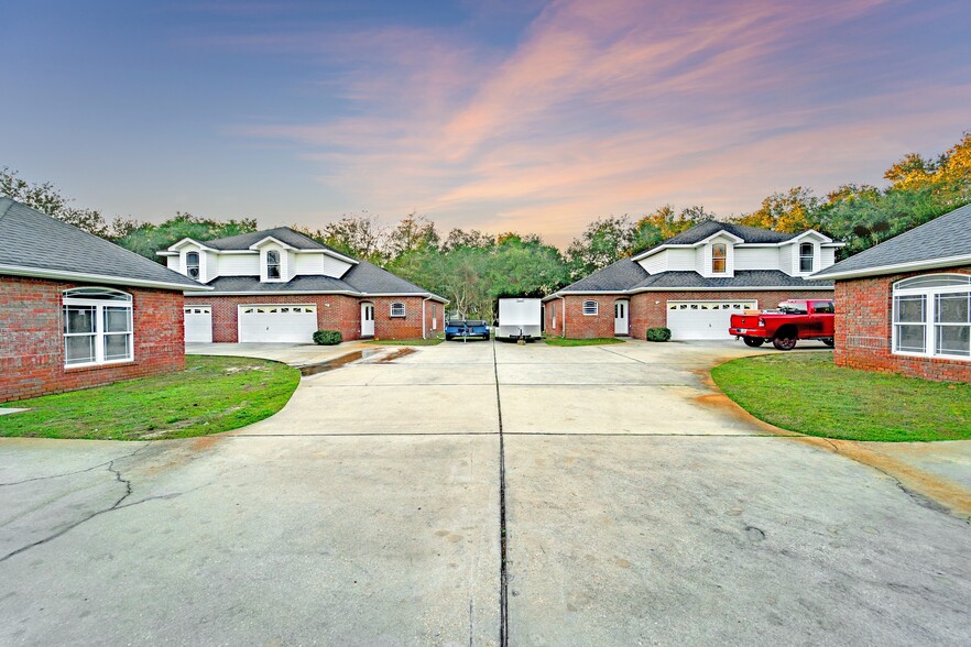 2027-2043 Presidio St, Navarre, FL à vendre - Photo de l’immeuble – Image 2 sur 11