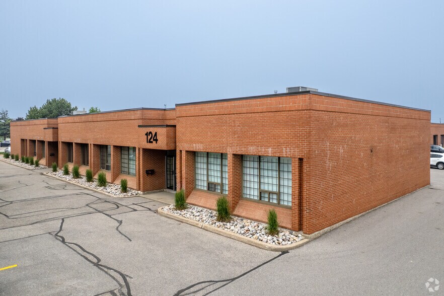 124 Connie Cres, Concord, ON à louer - Photo de l’immeuble – Image 1 sur 2