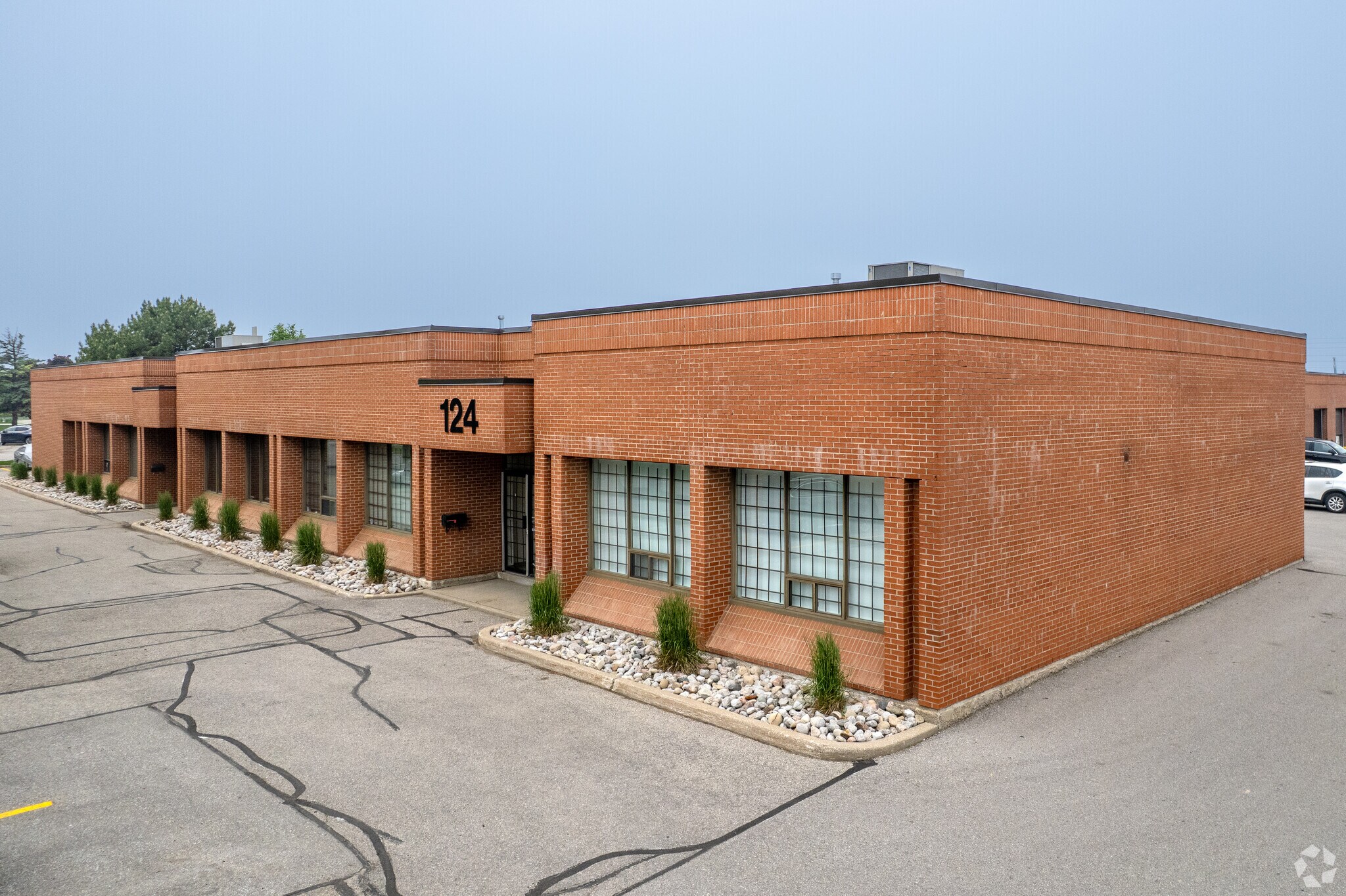 124 Connie Cres, Concord, ON à louer Photo principale– Image 1 sur 3