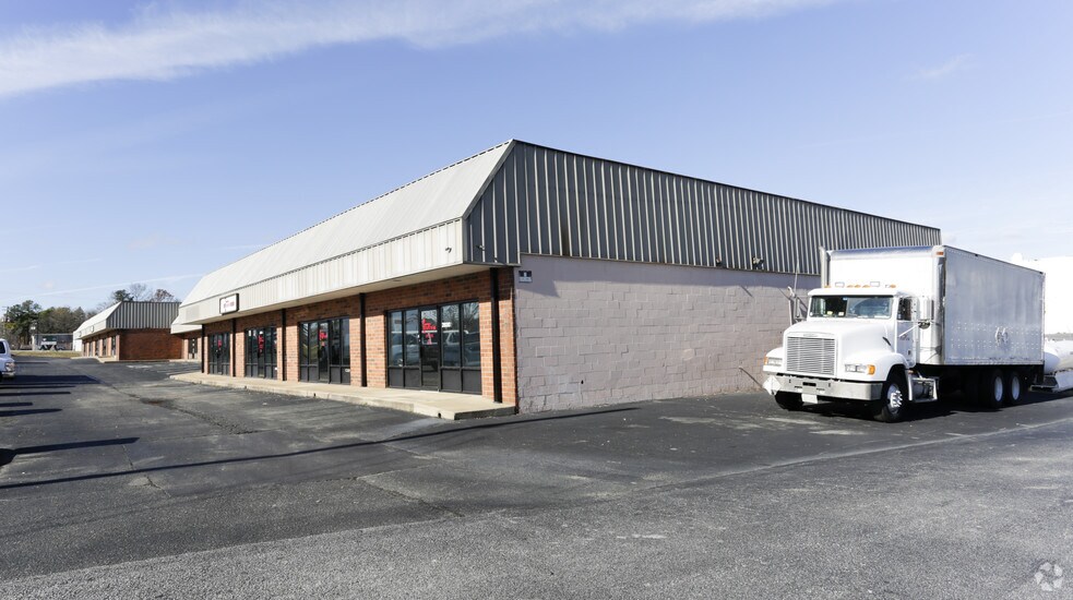 2930-2954 Bells Rd, Richmond, VA à louer - Photo de l’immeuble – Image 2 sur 6