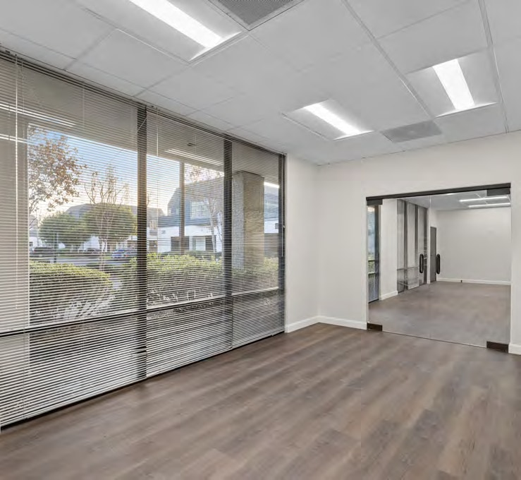 1572 N Batavia St, Orange, CA 92867 - Lot 2 - - Photo intérieure - Image 1 of 1