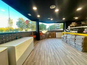 Local commercial dans Pallejà, Barcelona à louer Photo intérieure– Image 2 sur 15