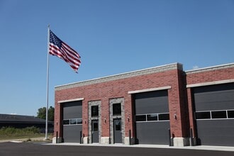 6588 Center Industrial Dr, Jenison, MI à louer Photo de l’immeuble– Image 1 sur 7