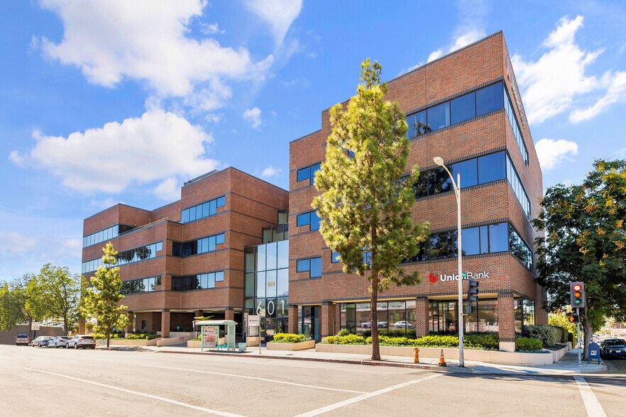 601-607 S Glenoaks Blvd, Burbank, CA à vendre - Photo principale – Image 1 sur 17