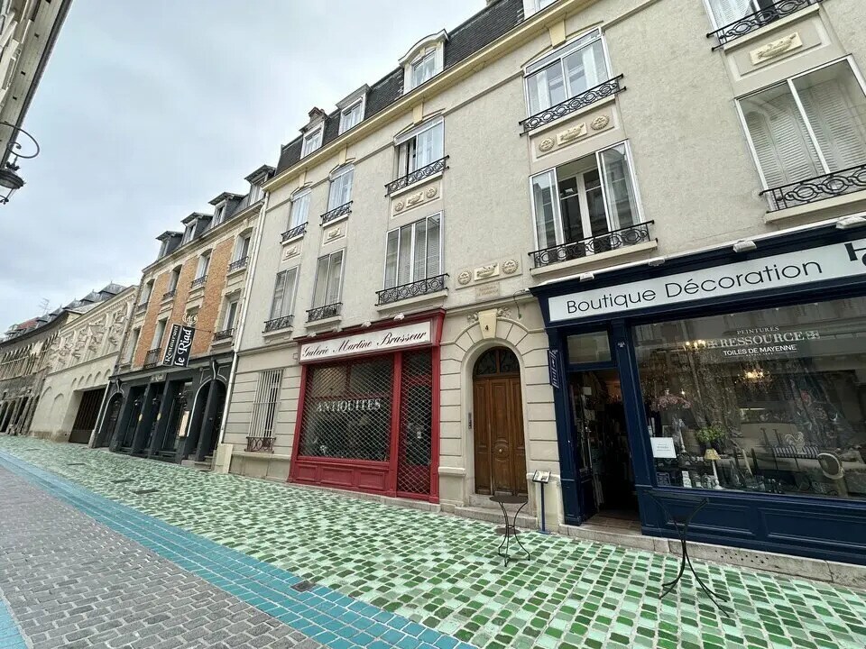 Bureau dans Reims à louer Photo de l’immeuble– Image 1 sur 9