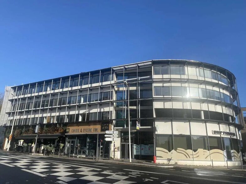 Bureau dans Lyon à louer - Photo de l’immeuble – Image 2 sur 16