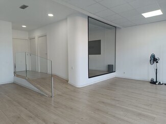 Plus de détails pour Local commercial à louer