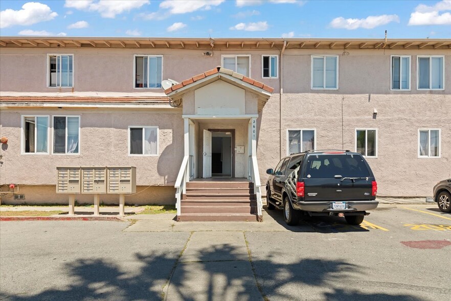 2520 Ohio Ave, Richmond, CA à vendre - Photo de l’immeuble – Image 3 sur 49