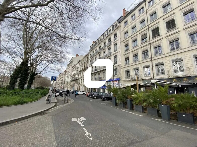 Bureau dans Lyon à louer - Photo de l’immeuble – Image 1 sur 11