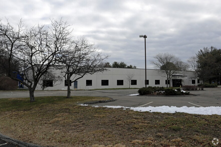 45 Commerce Dr, Trumbull, CT à vendre - Photo principale – Image 1 sur 2