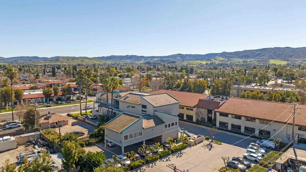 1755 Erringer St, Simi Valley, CA à louer - Photo de l’immeuble – Image 3 sur 28