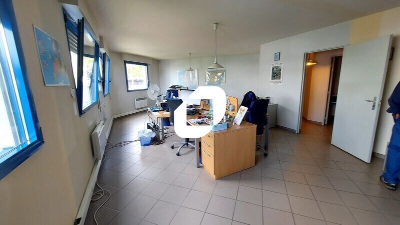 Bureau dans Buchelay à louer Photo intérieure– Image 1 sur 9