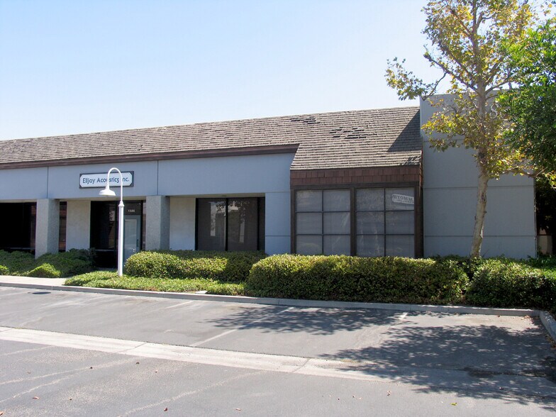 1588 N Batavia St, Orange, CA à louer - Photo de l’immeuble – Image 2 sur 5