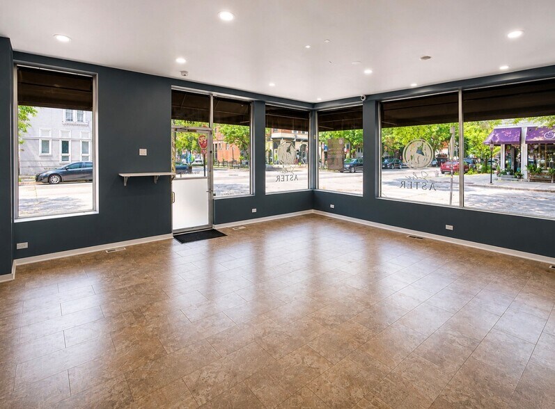 2815-2825 N Southport Ave, Chicago, IL à louer - Photo de l’immeuble – Image 2 sur 4