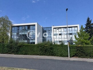 Plus de détails pour 23 Rue Maryse Bastié, Bron - Bureau, Industriel/Logistique à louer