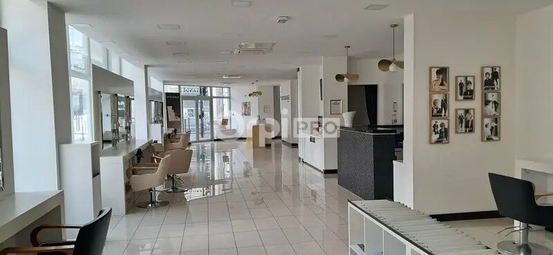 Local commercial dans Pau à louer - Photo intérieure – Image 1 sur 8