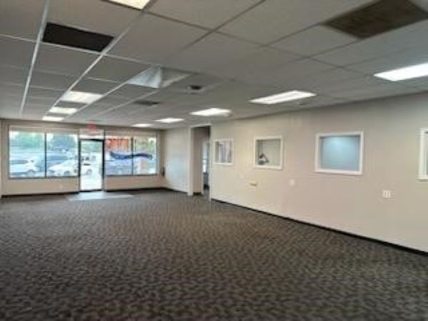 655-683 Jeffco Blvd, Arnold, MO à louer - Photo intérieure – Image 2 sur 5