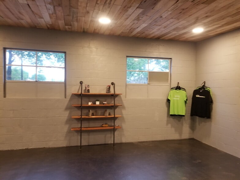 990 Red Bud Dr, Warsaw, MO à vendre - Photo intérieure – Image 3 sur 13