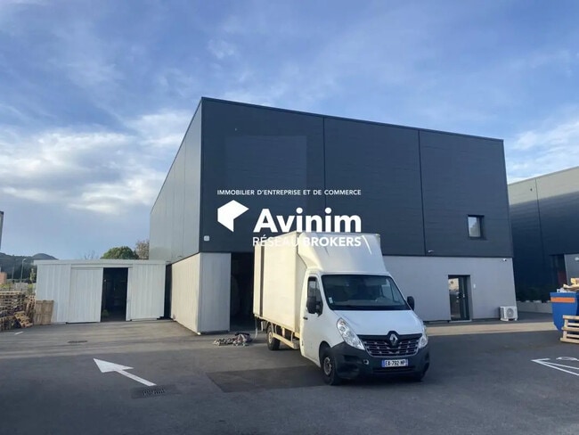 Plus de détails pour Local d’activités à vendre