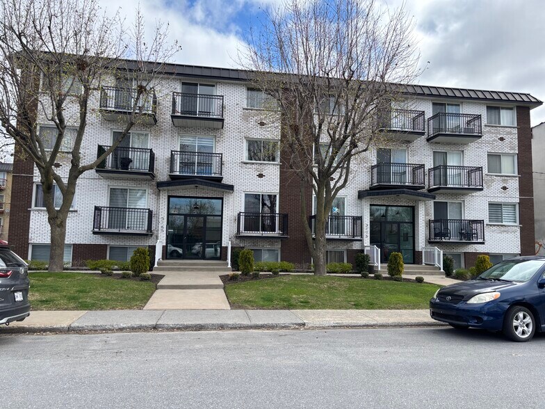 3165 Rue De Mont-Royal, Saint-hubert, QC à vendre - Photo de l’immeuble – Image 2 sur 21
